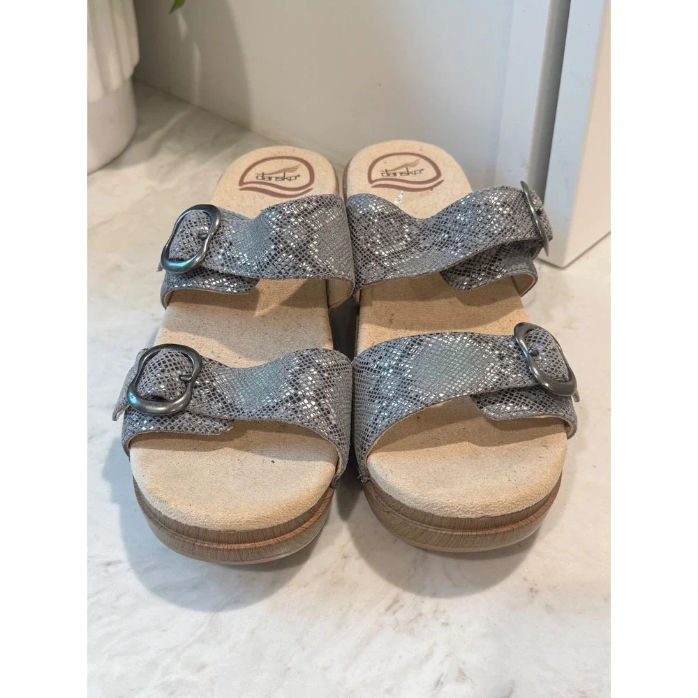 Dansko Slide Sandal Womens 38 Silver Snakeskin Leather Buckle Wedge Comfort